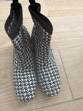 Kenneth Cole Black and White Houndstooth Sock Ankle Boots
